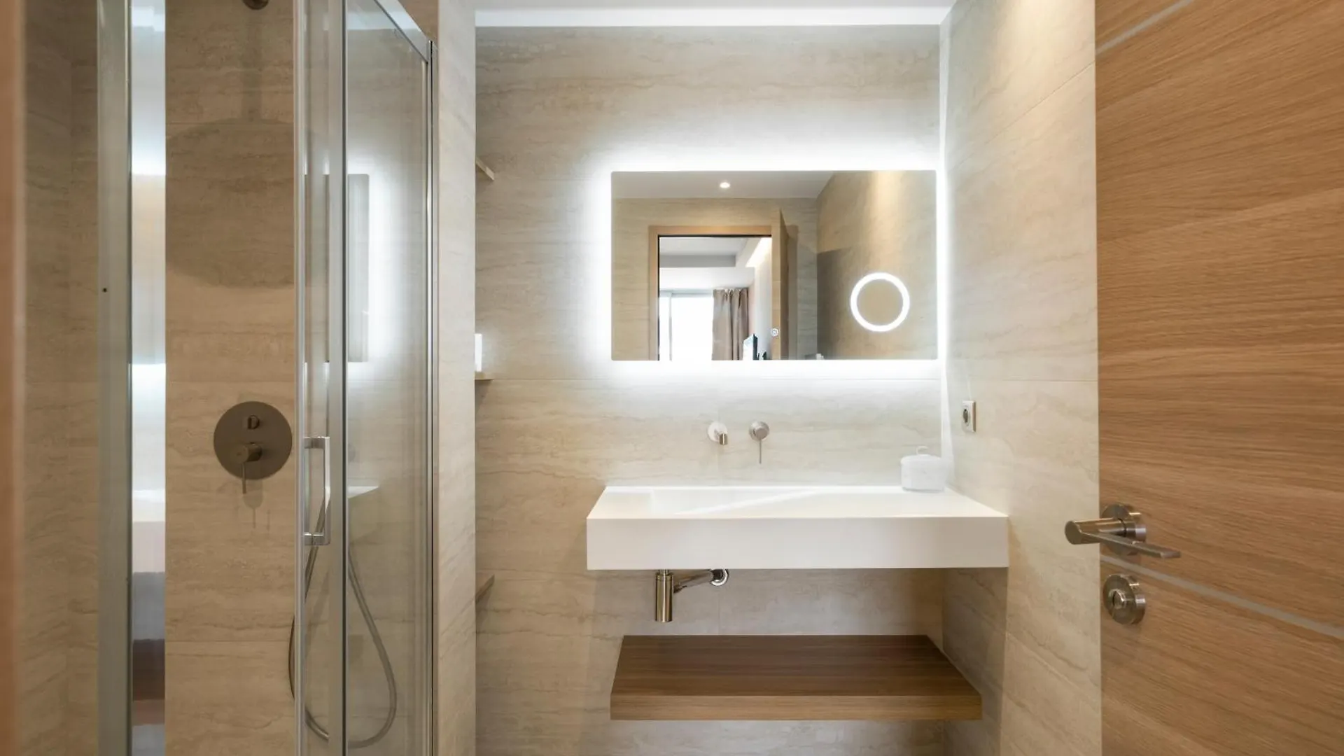 Luxury Romantic Cannes 45 Croisette Two Bedrooms 公寓