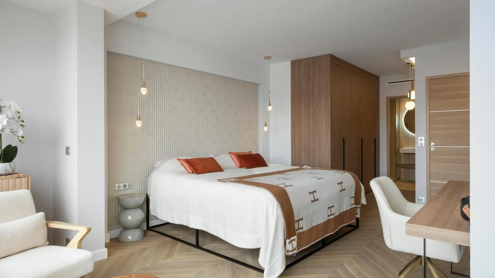 Luxury Romantic Cannes 45 Croisette Two Bedrooms 0*,  法国