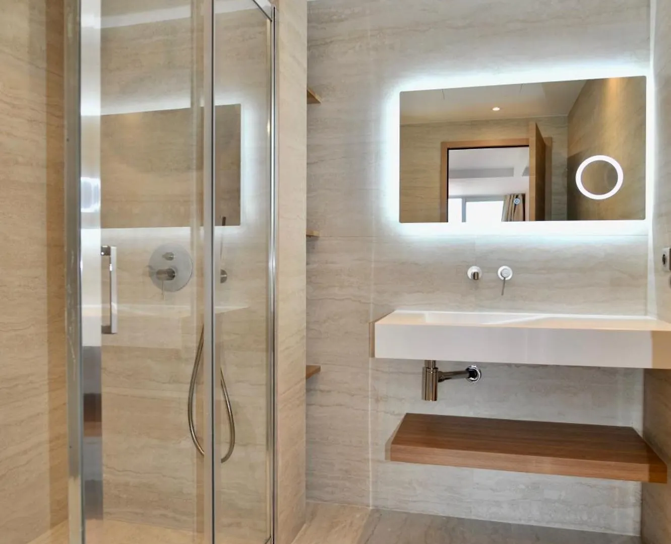 Luxury Romantic Cannes 45 Croisette Two Bedrooms شقة
